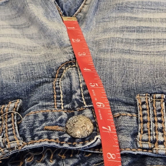 Maurices Distressed Blue Denim Shorts Juniors 3/4 Button Zip Cotton Stretch - Picture 12 of 16